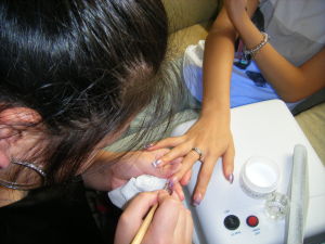 佳悅為知名歌手陳思彤打造時尚靚甲