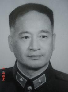 袁剛[原南京軍區司令部研究員]