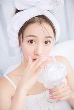 浴室裝扮可愛寫真