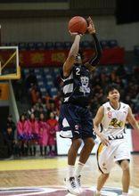 約什在反擊中急停跳投