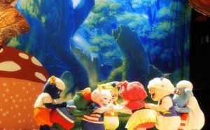 醜小鴨親子劇場 醜小鴨親子劇場