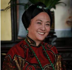 （圖）杜麗麗飾演佟家大太太素容