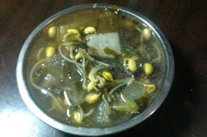紫菜黃豆芽湯
