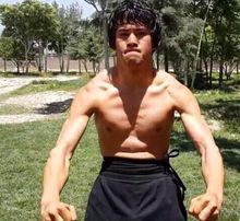 金泰中[韓國男演員、李小龍替身]