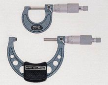 不同尺寸的螺鏇測微器
