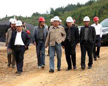 白岩河 領導視察