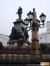 沙皇亞歷山大二世的全身雕塑像