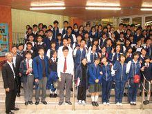 與香港學生合影