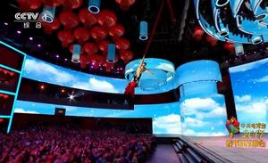 首個體現“高空懸掛”“威亞飛天舞”等高難度動作的小品