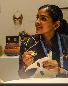 羅娜·比列加斯