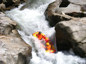 南崑山川龍峽漂流 南崑山川龍峽漂流