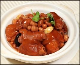 紅棗花生燉豬手 紅棗花生燉豬手