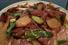 土豆炒臘腸