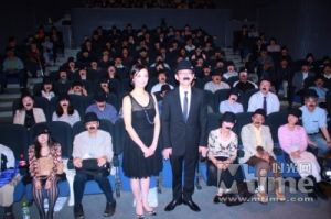 周防正行與妻子草刈民代