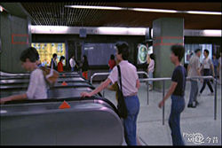 （圖）1985年樂富站月台，當時未有月台幕門