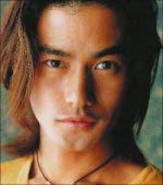 （圖）竹野內豐，在劇中飾鈴木海都