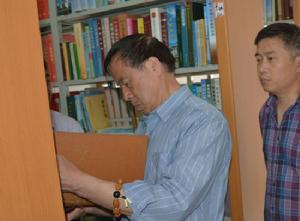 活動期間,到寶豐方誌博物館查閱方誌資料