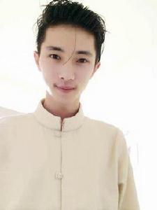 李亞偉[海南省高校校園歌手]