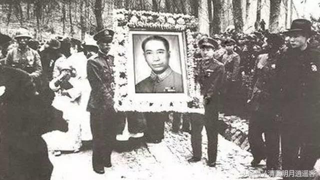 乾隆詛咒？“殺人惡魔”戴笠竟然是死於九龍寶劍