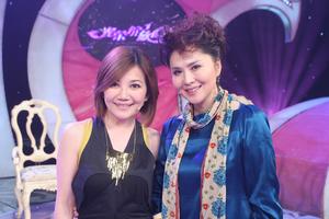 梁靜茹與主持人田歌合影