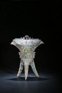 商螭虺紋出戟鹿耳蓋觥 商螭虺紋出戟鹿耳蓋觥