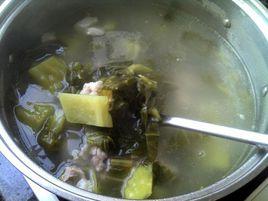 苦瓜酸菜排骨湯 苦瓜酸菜排骨湯