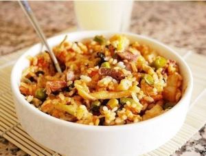 紅椒圓蔥燜飯 紅椒圓蔥燜飯