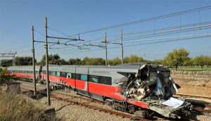 義大利火車與卡車相撞 致多人死傷