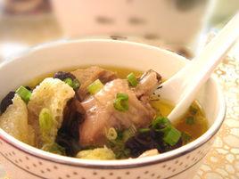 竹蓀黑木耳燉雞湯 竹蓀黑木耳燉雞湯