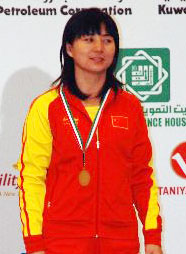 張亞菲[成都亞非牙科有限公司董事長]