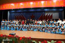 慰問三軍儀仗隊聯歡晚會謝幕合影