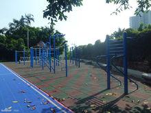 操場器材