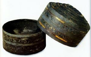 貼金銀箔瑪瑙珠七子奩 貼金銀箔瑪瑙珠七子奩