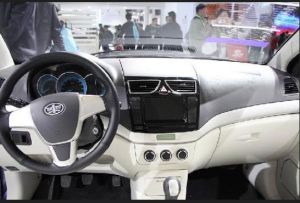 一汽威志駕駛內部