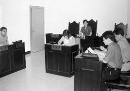 潛江市人民法院 潛江市人民法院