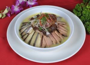 翠竹粉蒸鯽魚 翠竹粉蒸鯽魚