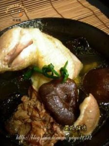 菌菇燉雞 菌菇燉雞