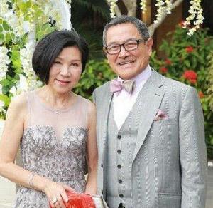 夫妻二人在劉愷威/楊冪的婚禮上