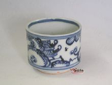 青花雲閣紋桶形圈足爐 青花雲閣紋桶形圈足爐