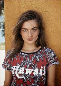 安德婭·迪亞可奴 安德婭·迪亞可奴