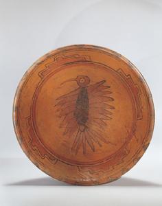 繪有飛行中的蜂鳥的彩繪碗