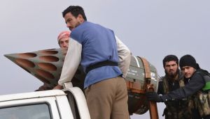 圖為反政府武裝成員自製的車載火箭發射器。