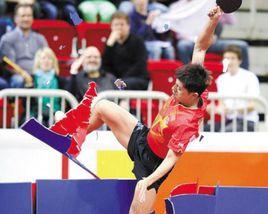 張繼科踢碎廣告牌事件 張繼科踢碎廣告牌事件