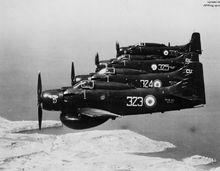 飛行的英軍的A-1 天襲者