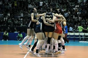 中國隊慶祝戰勝多米尼加奪冠