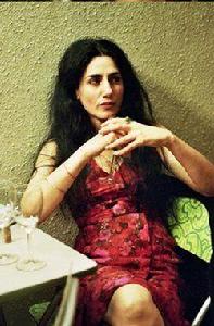 蘿妮·艾卡貝茲 蘿妮·艾卡貝茲