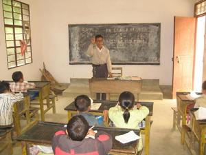麻布沖村的學校教室