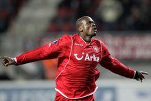 布萊斯&middot;恩庫福在球場上