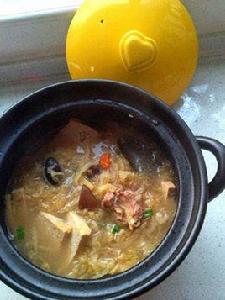 砂鍋排骨煲酸菜 砂鍋排骨煲酸菜