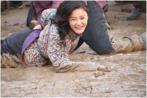 劉雨欣泥漿吻照